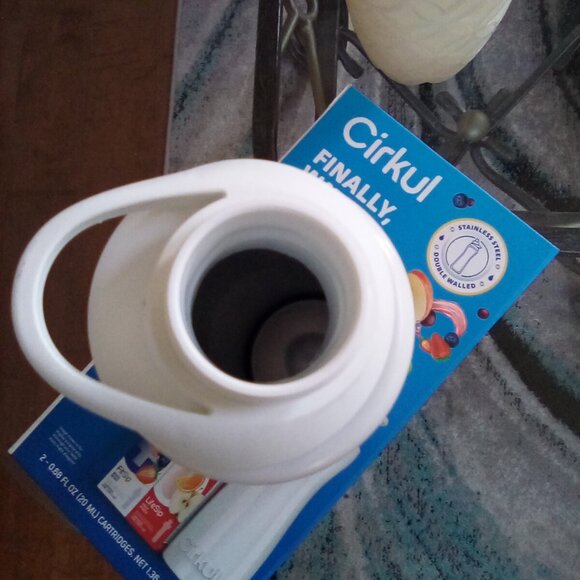 🎉CIRCUL Stainless Steel Water bottle🎉 22oz Set with (2) flavor beverage🎉 - Picture 3 of 14